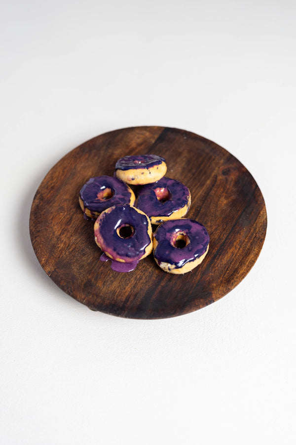 Donuts met ube glazuur